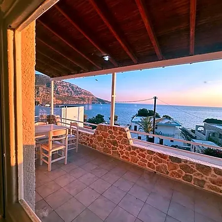 Mary Popi Hotel *